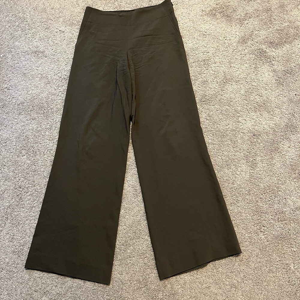 Donna Karan size 6 100% wool wide leg pants